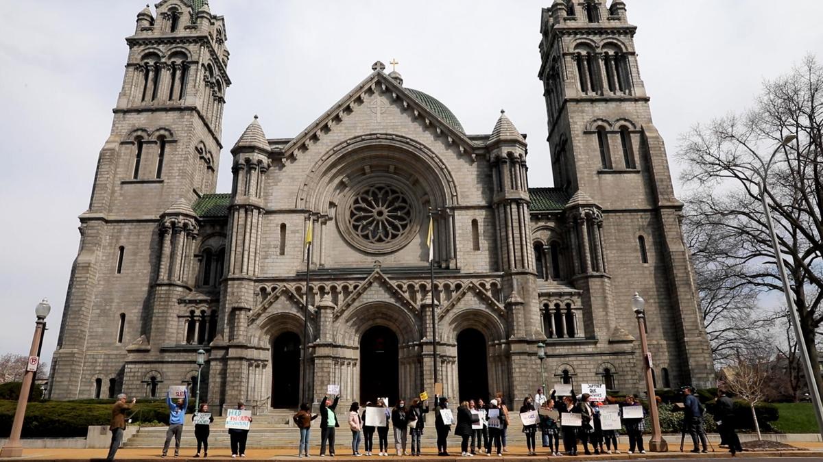 St. Louis Catholic high school students rally to support teachers