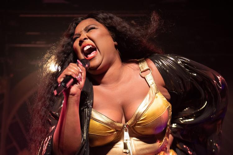 Singer, Lizzo flaunts her boobs to ring in 32nd birthday (photo)