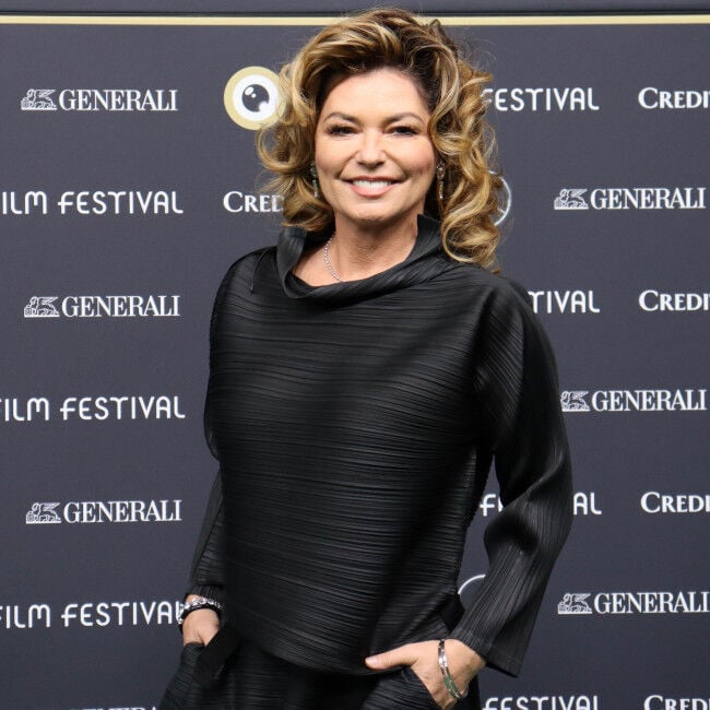650px x 650px - Shania Twain flattened breasts as teen to avoid stepfather's sexual abuse