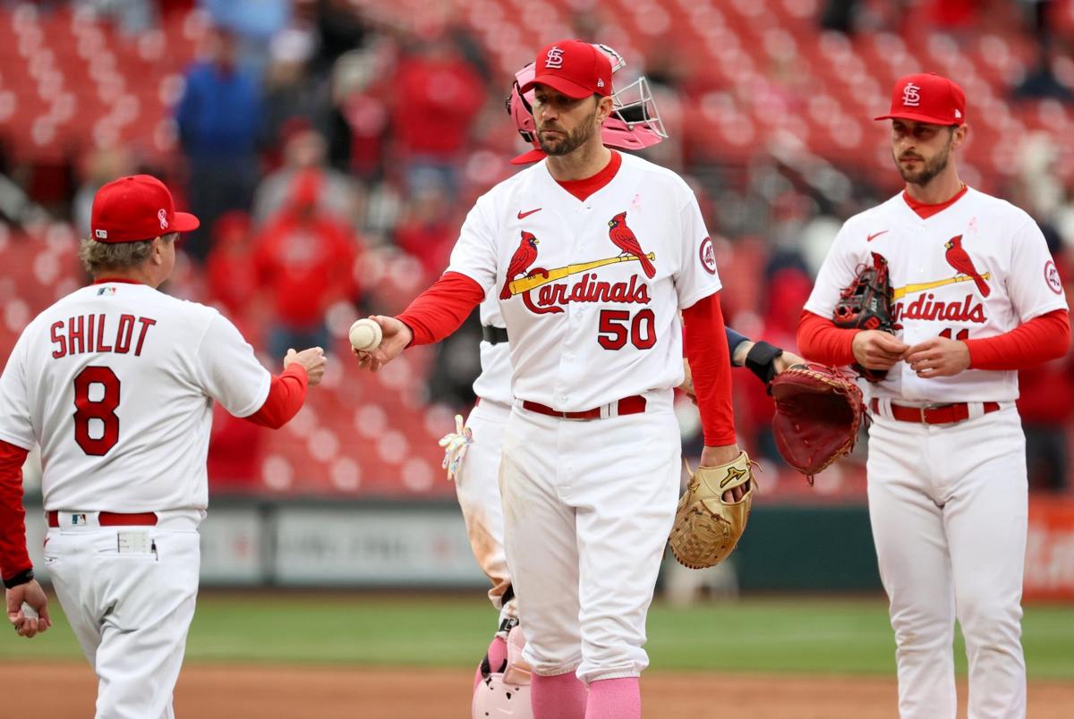 On Mother's Day, Cardinals' Molina gives his mom a treat