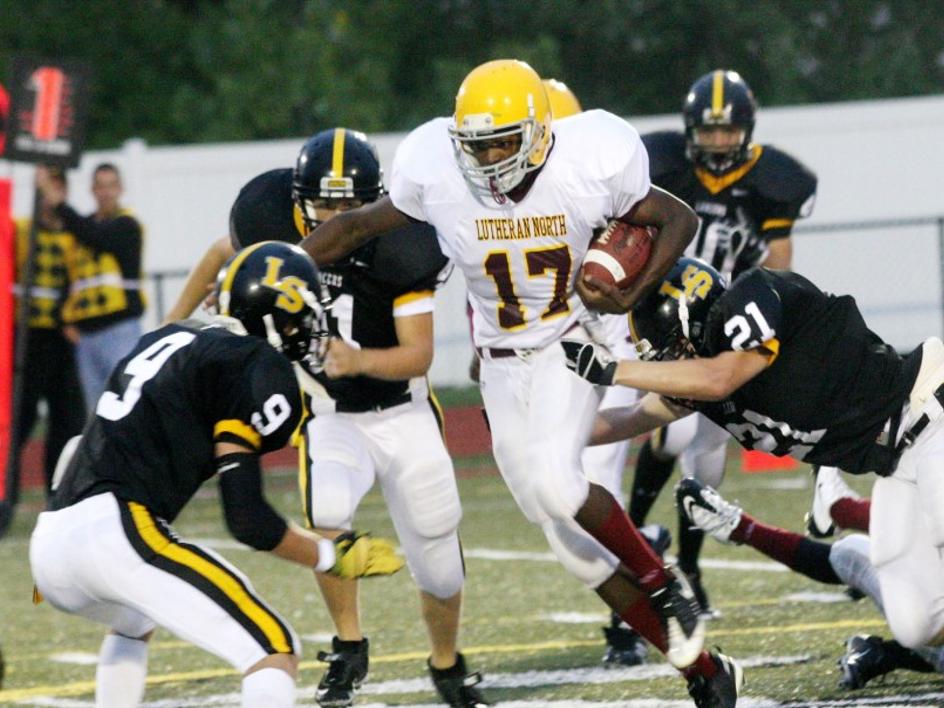 North County Football Roundup Mccluer South Berkeley Declaws Lions 14 13 Football Stltoday Com