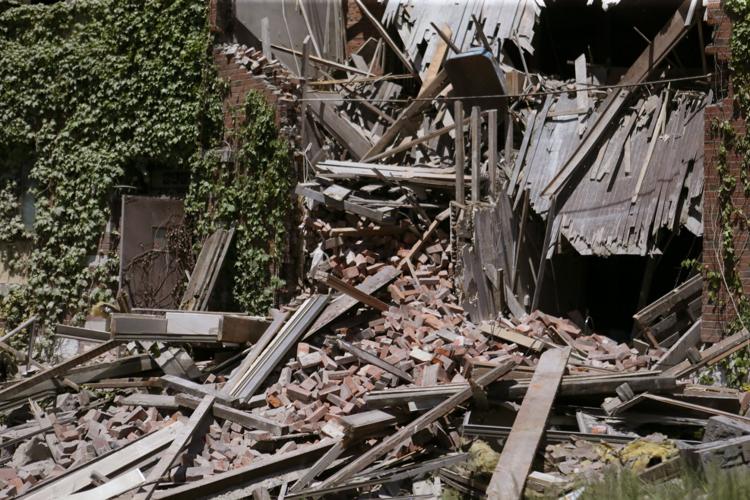 Two demolition workers injured in building collapse in St. Louis