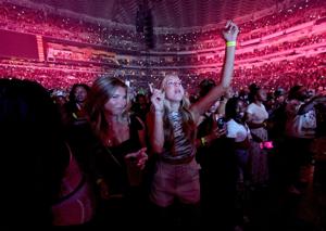 Chris Brown and Usher’s “Raymond and Brown” tour plays St. Louis' Dome at the America's Center