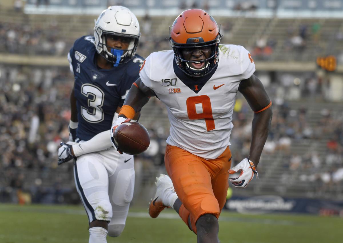 Illinois UConn Football