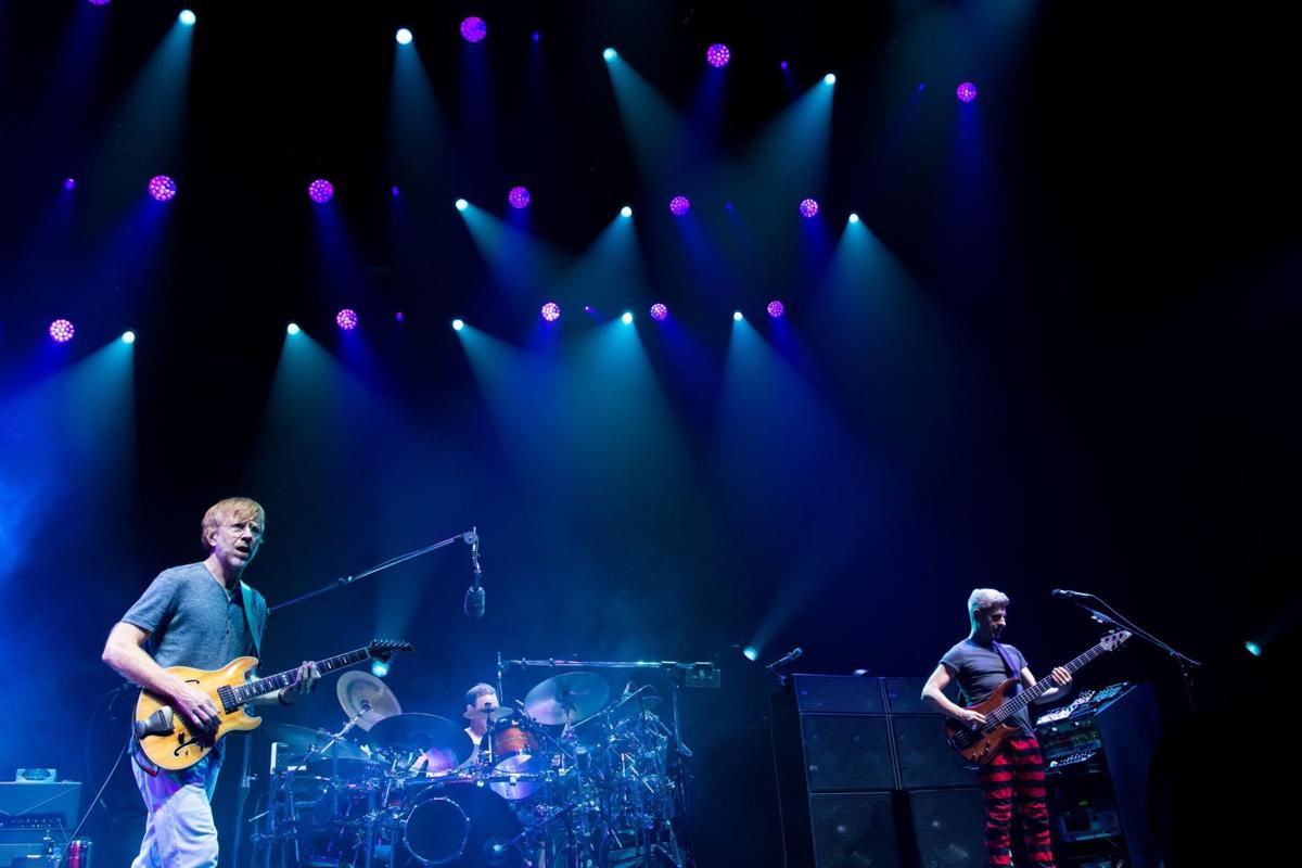 Phish kicks off summer tour with first of two soldout shows at