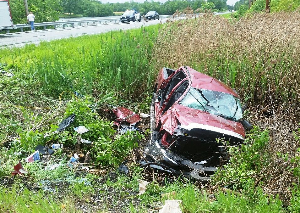 Two killed in pickup crash in Mascoutah, police say