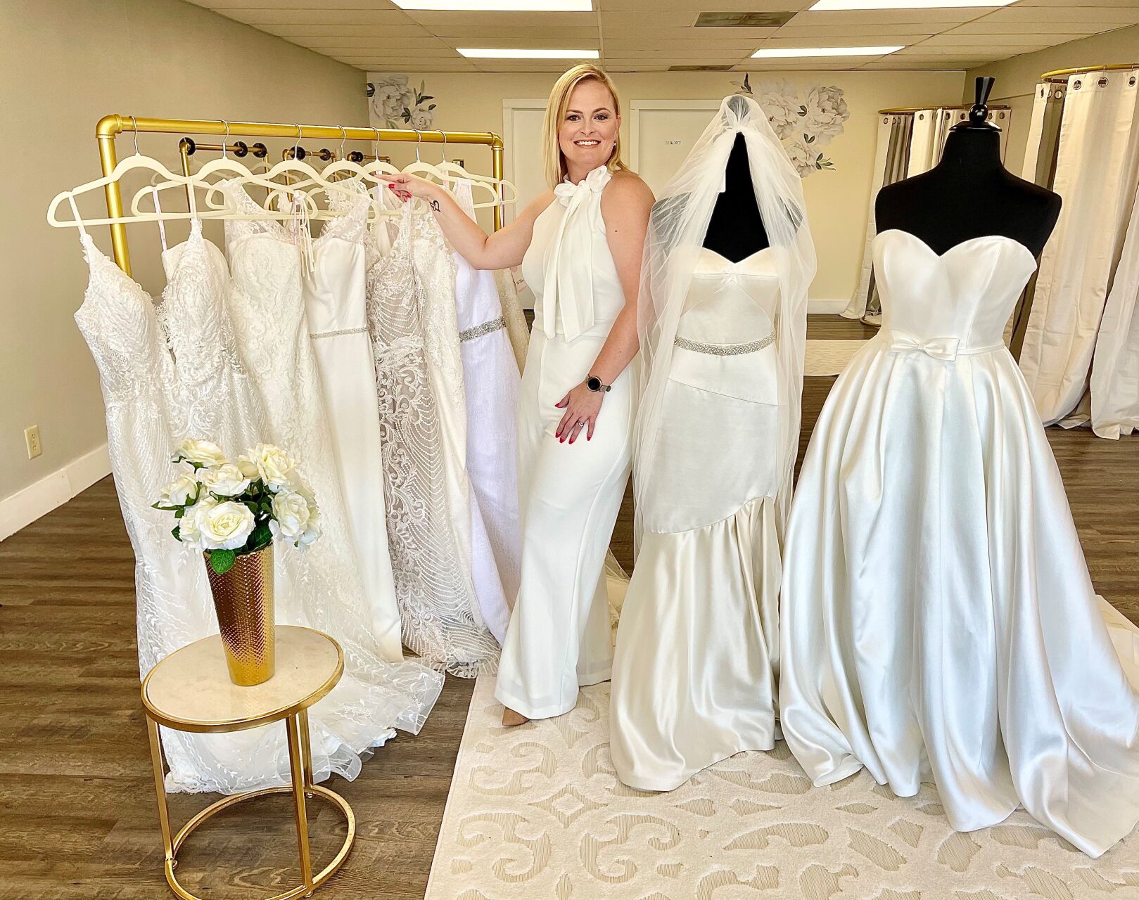 Wedding deals consignment store