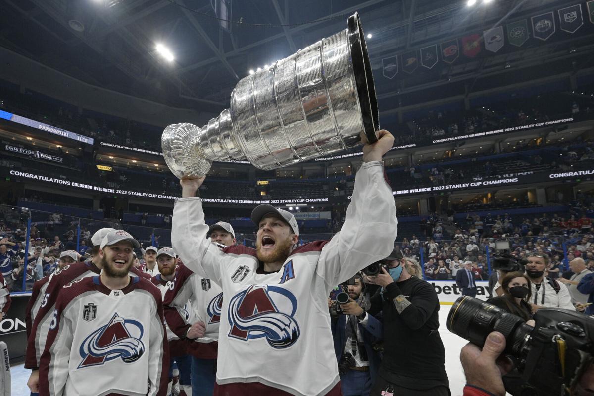 Stadium Series game-worn and practice - Colorado Avalanche