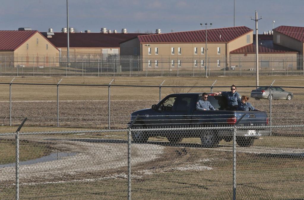 Photos Correctional Officers Train For Prison Duty In Bowling Green Pictures Stltoday Com