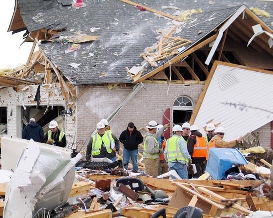 House explosion rocks Pontoon Beach neighborhood