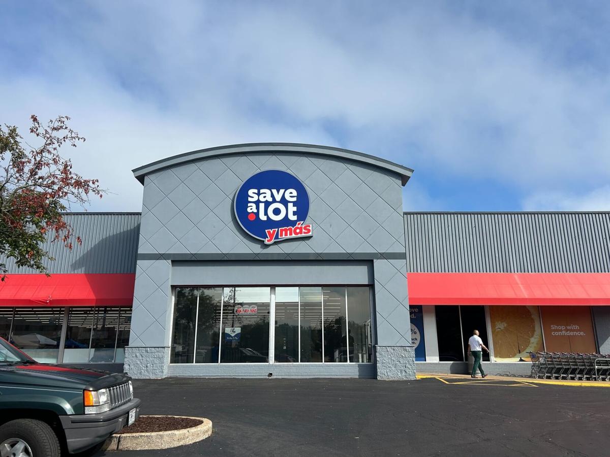 Save A Lot opens new Hispanic store in Overland