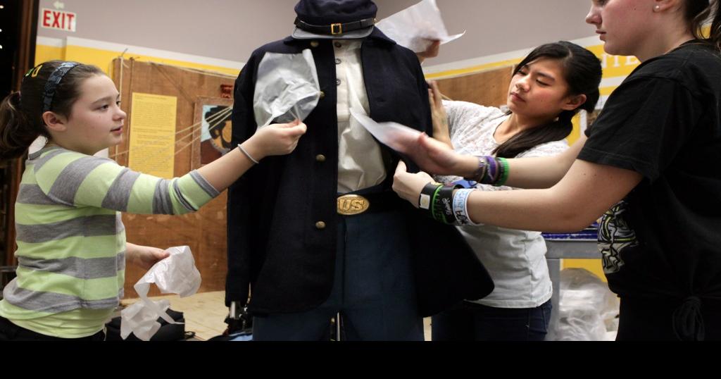 Maplewood Richmond Heights Elementary School students learn about museums