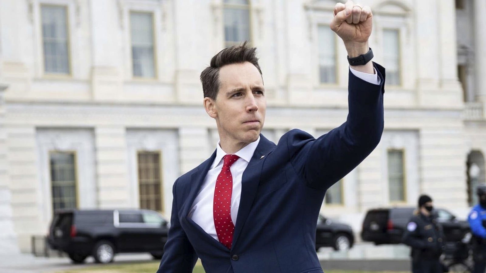 Messenger: With perfect staging, Hawley becomes ‘The Face of Sedition’