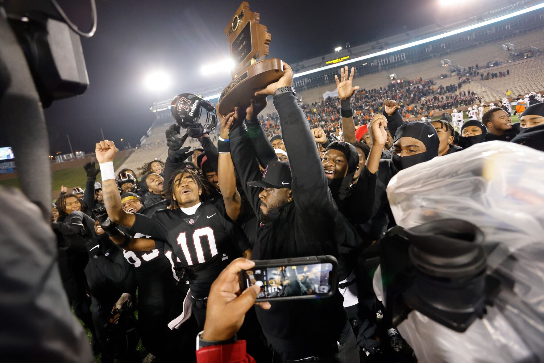 Cardinal Ritter steps up, stays on top by beating Republic in Class 5 ...