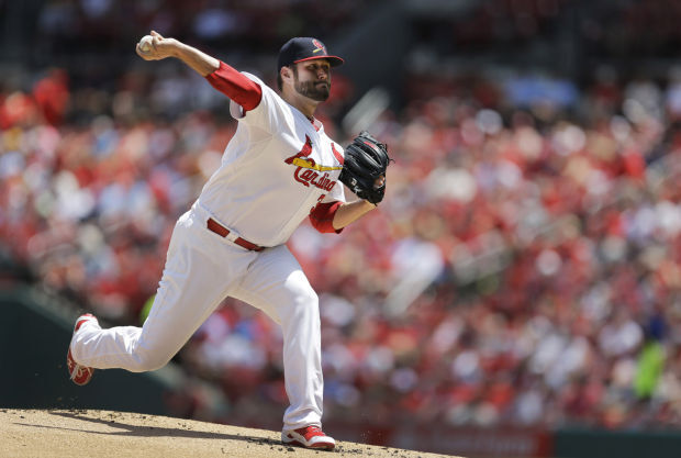Giants knock out Lance Lynn, lead Cardinals 4-0 in 4th 