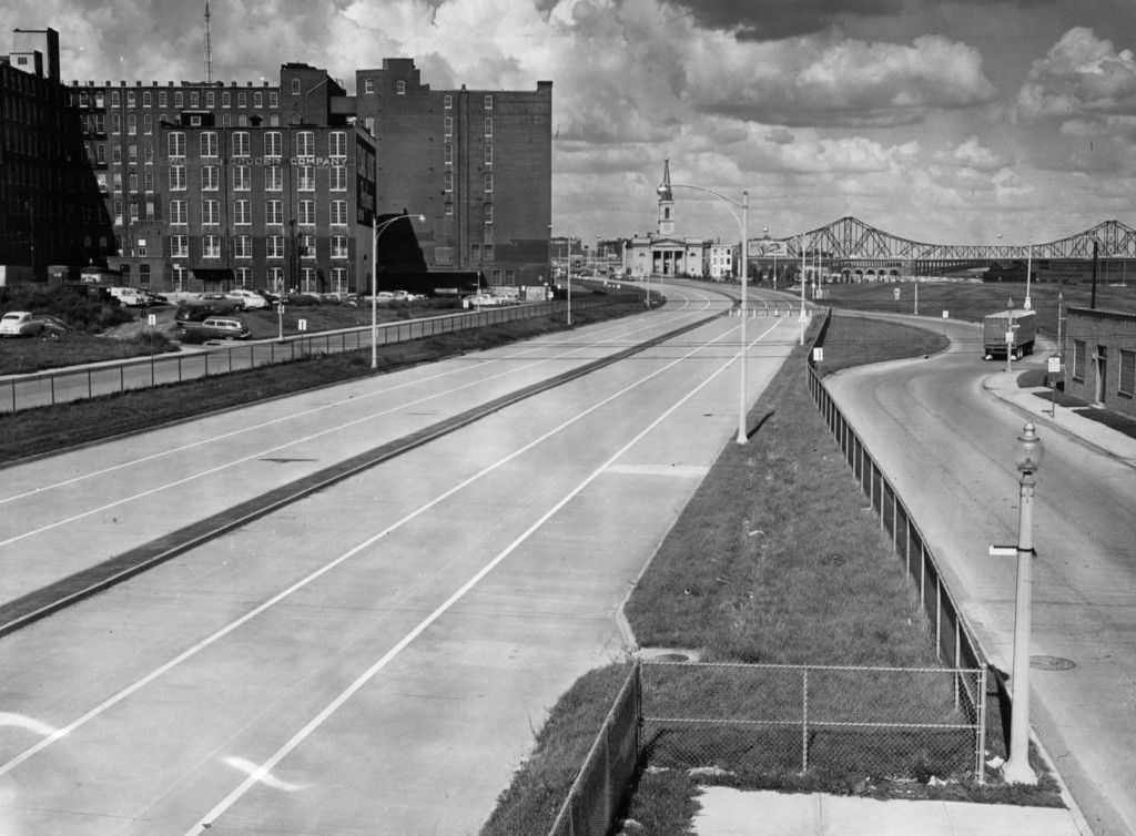 The first highway in downtown St. Louis was short on mileage