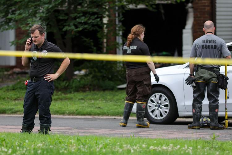 �����Ӱ�ԭ�� County fire department investigate fatal fire in 2500 block of Palm Drive