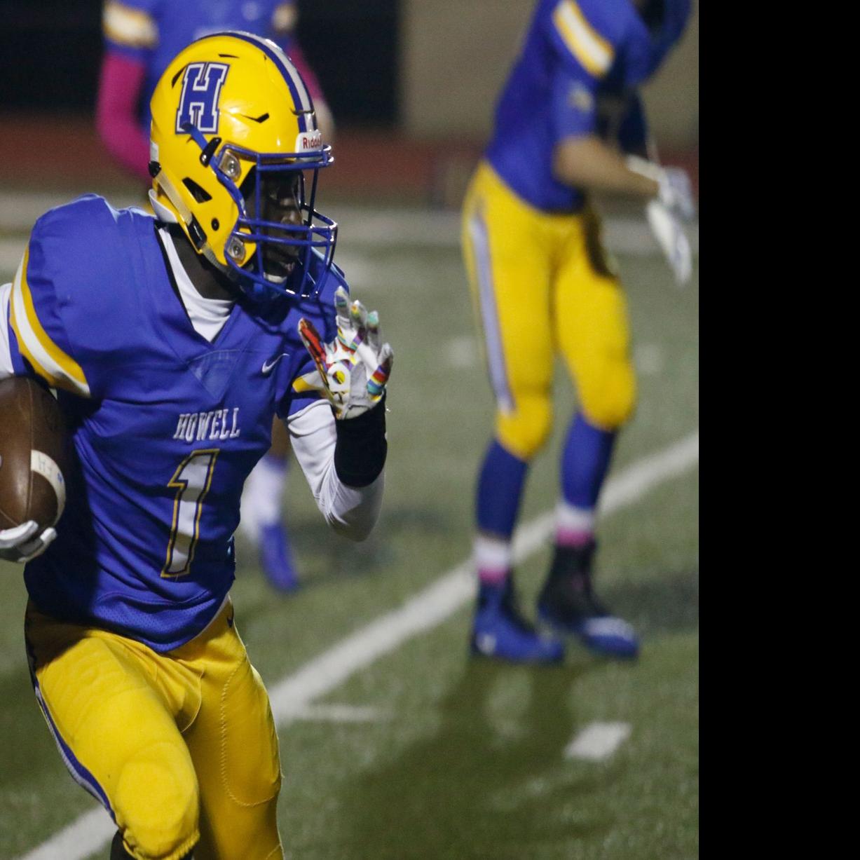No 10 Large School Francis Howell Leans On Smaller Talented Senior Class For Leadership High School Football Stltoday Com
