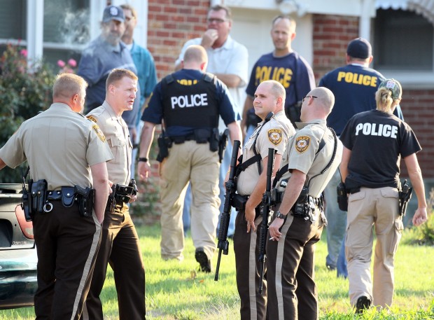 Man charged with shooting St. Louis police officer in the arm