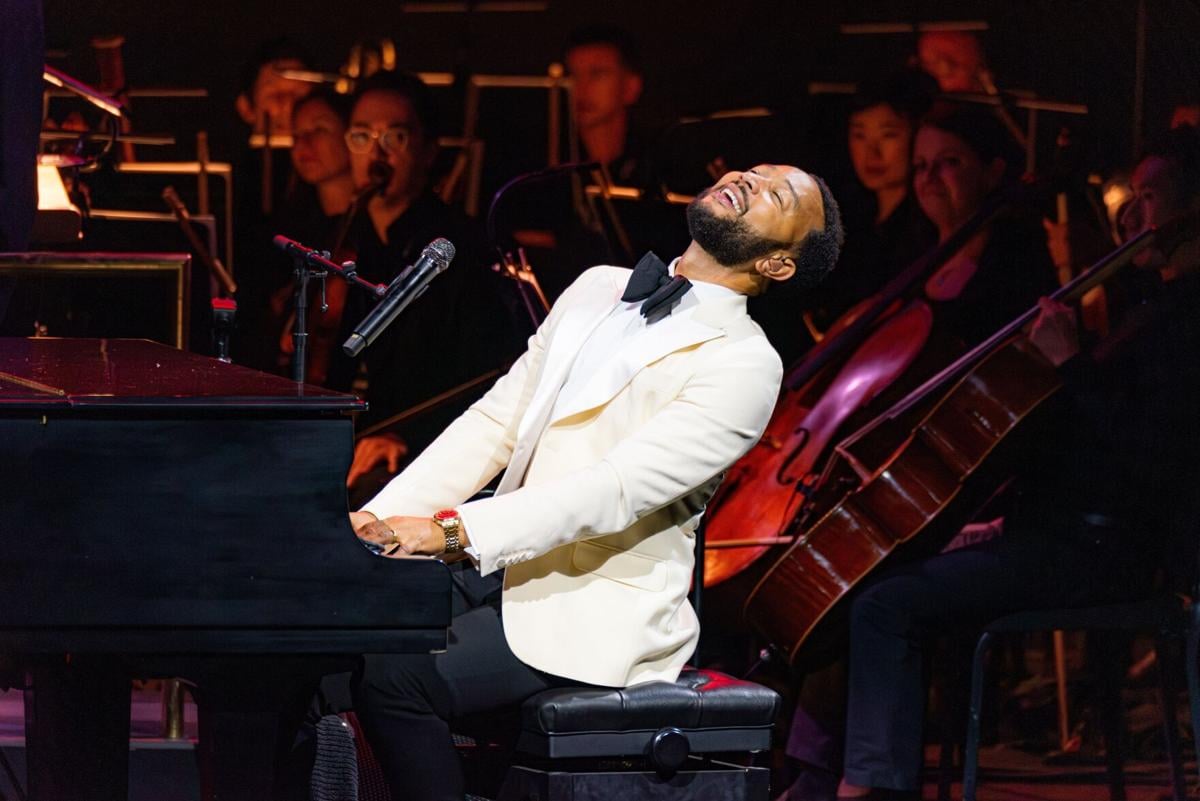 THE MUNY PRESENTS JOHN LEGEND