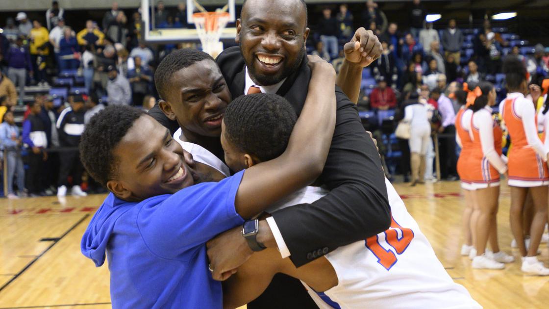 East St. Louis Flyers vs. Manual Rams | Boys Basketball | stltoday.com