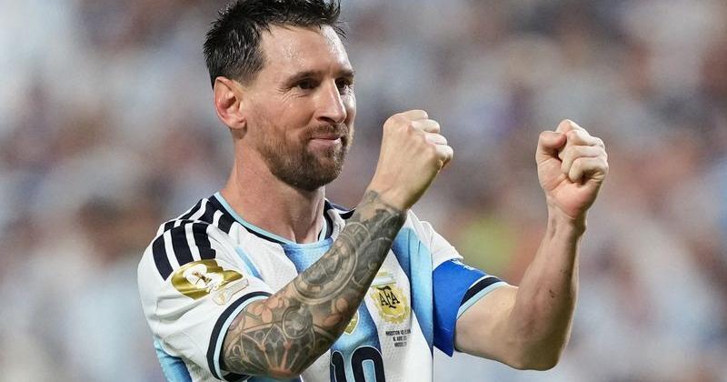 ARGENTINA VS. ALGERIA | TUESDAY'S WORLD CUP MATCH The World Cup comes to Kansas City and Messi is the star of the show