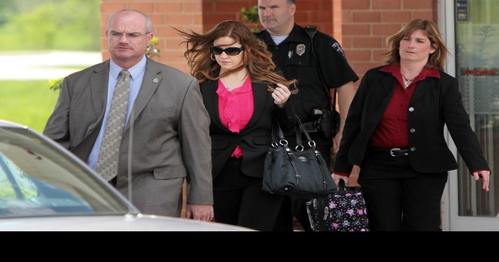 Tara Lintz leaving hotel