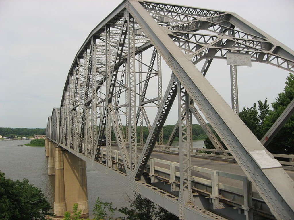 Mississippi River Bridge At Louisiana, Mo., To Close Friday For Repairs ...