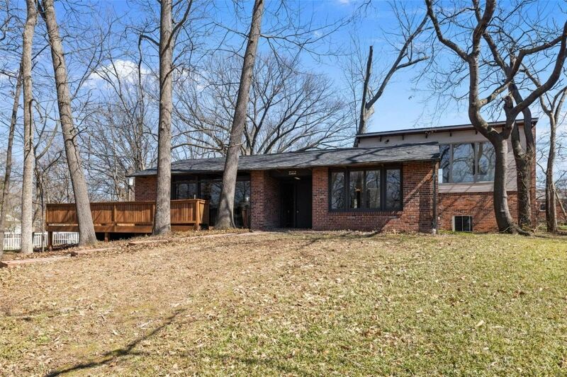 4 Bedroom Home in Warson Woods 700,000