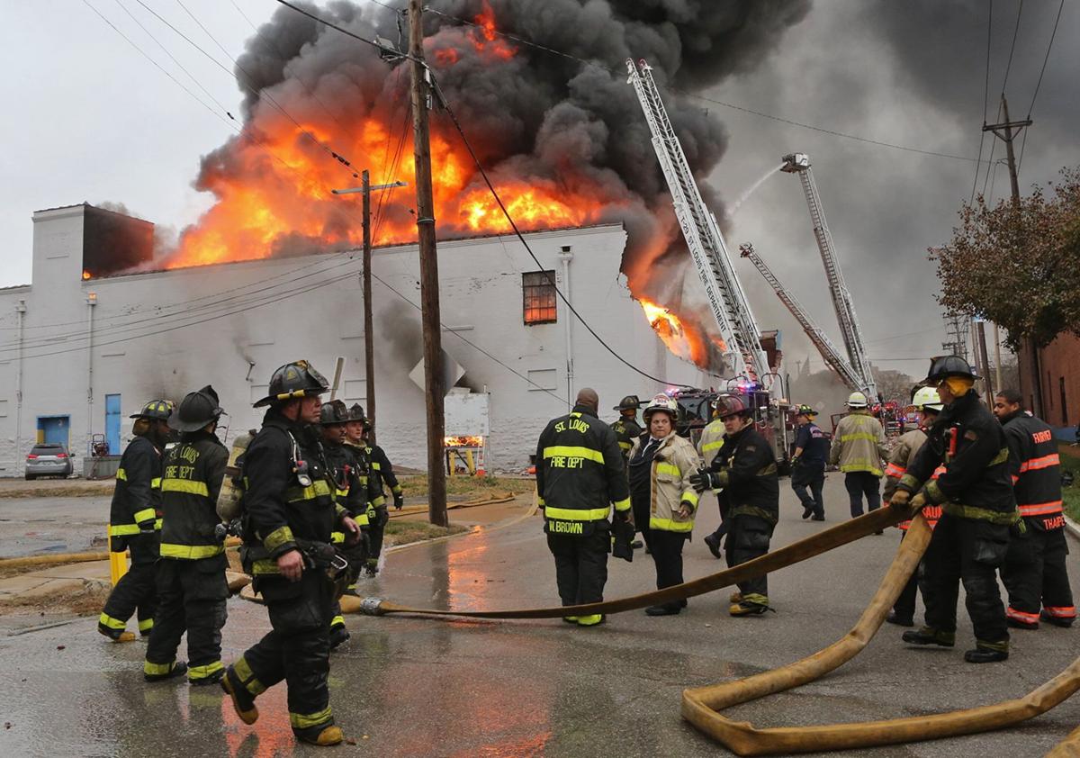 Five-alarm fire destroys St. Louis warehouse