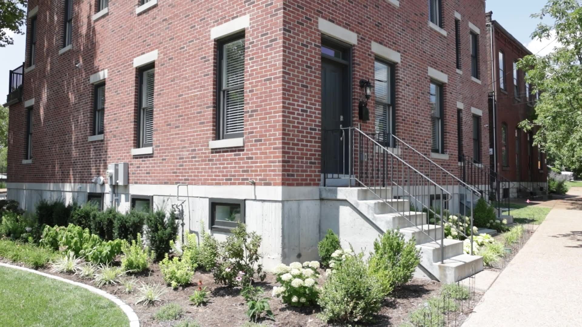 stltoday.com - Pat Eby Special to the Post-Dispatch - Retiree finds his perfect fit in newer Soulard home