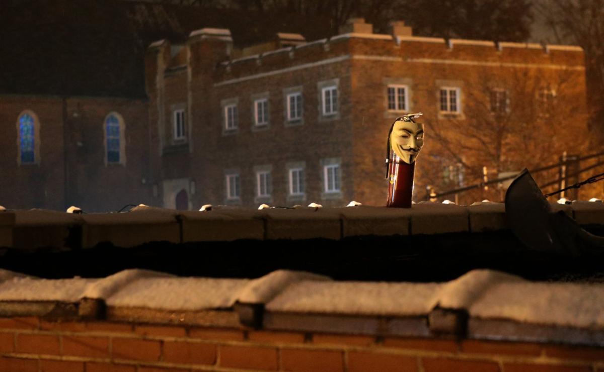 Oath Keepers guarding Ferguson businesses