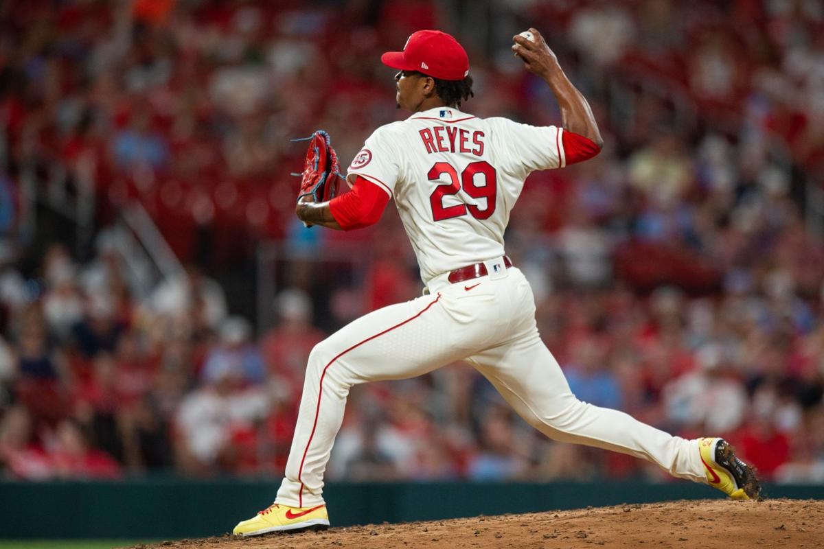Cardinals take on Reds
