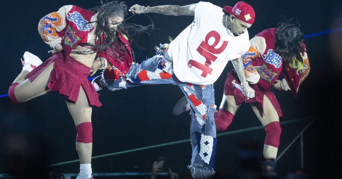 Chris Brown and Usher bring co-headlining tour to St. Louis in July