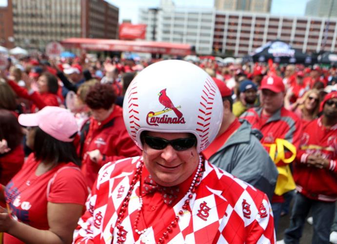 Cardinals fans flock to Busch for ceremony honoring Molina and Pujols ahead  of final game