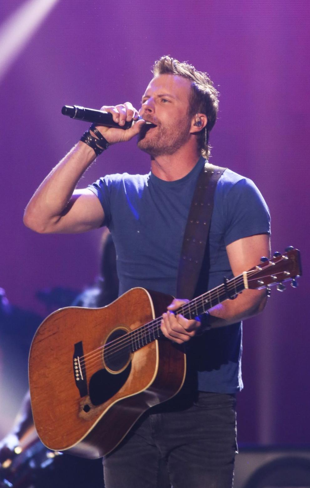'Girl Crush' goes to No. 1, and Dierks is coming to St. Louis, soon