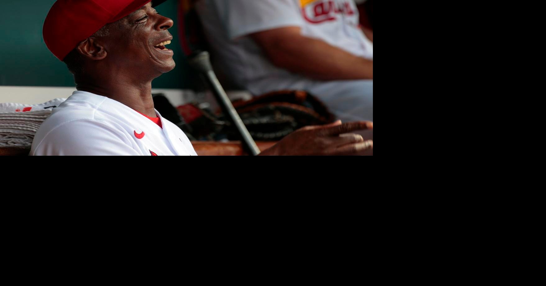 Cardinals' coach Willie McGee spending time at home training as a boxer