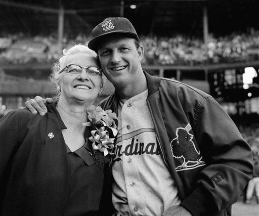 1962: Stan Musial poses with wife Lil and daughter Janet