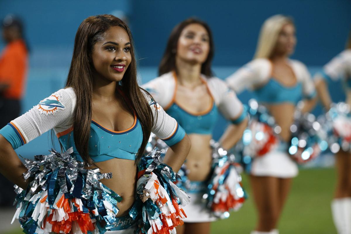 Nfl Cheerleaders The Preseason Edition St Louis Cardinals Stltoday Com