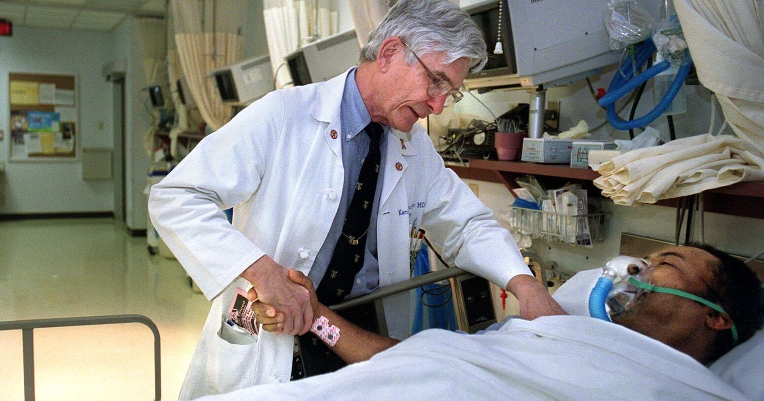 Ken Smith, SLU neurosurgeon who helped people die, has died - Vimarsana News
