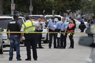 �����Ӱ�ԭ�� police shoot, critically wound 14 year-old boy