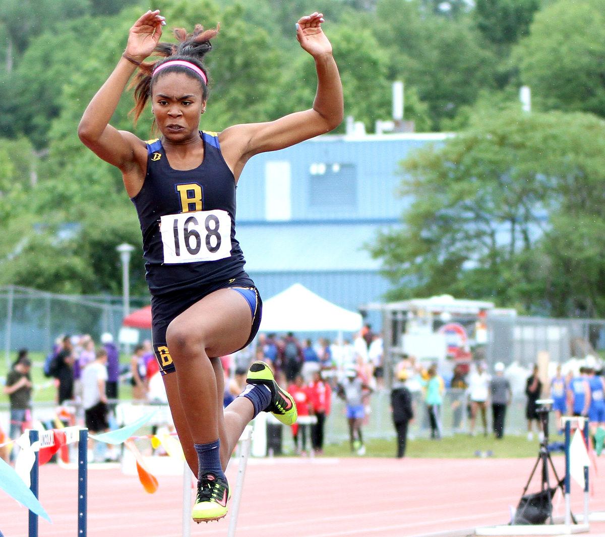 Elliott continues strong form while winning long jump