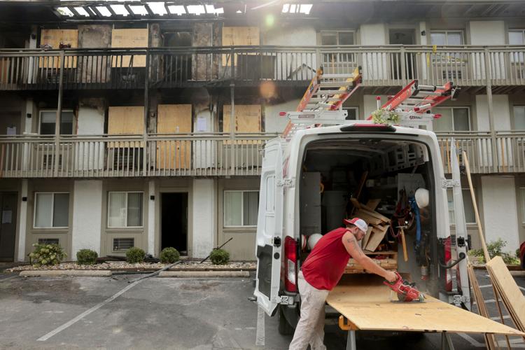 081326 cg maplewood apartment fire03.jpg