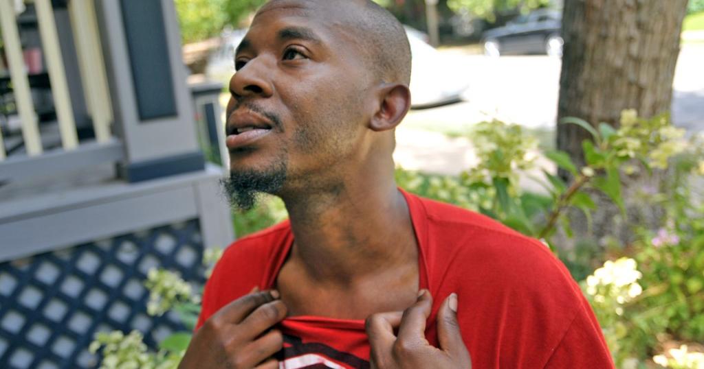 St. Louis police officer accused of assaulting handcuffed man