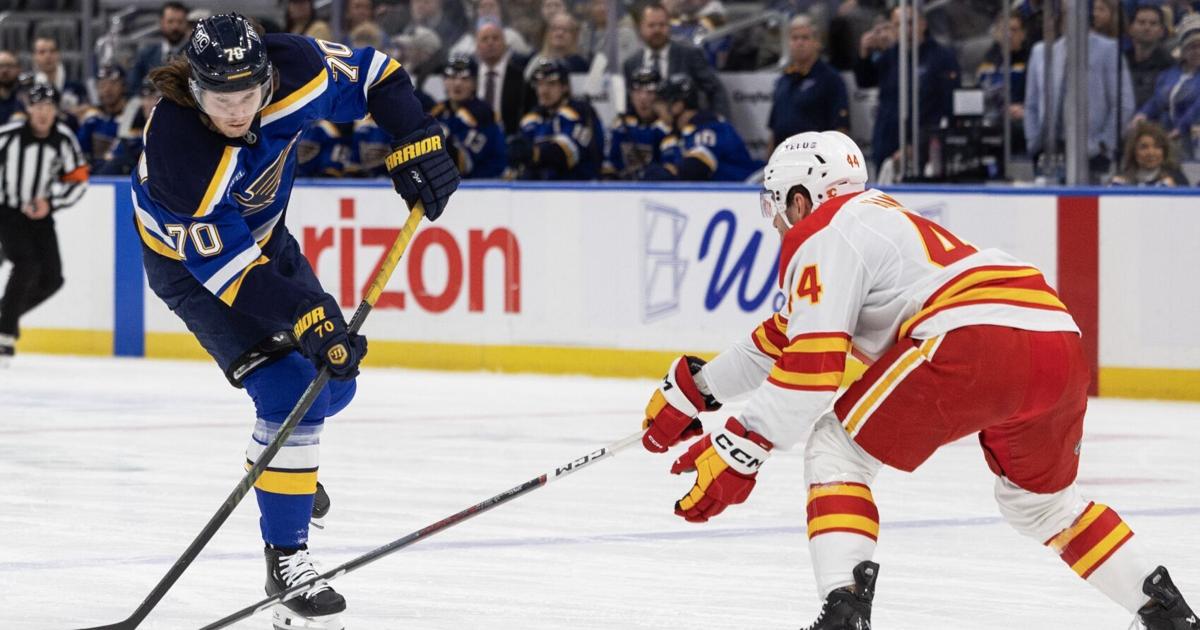 Blues forward Sundqvist to make season debut vs. Utah