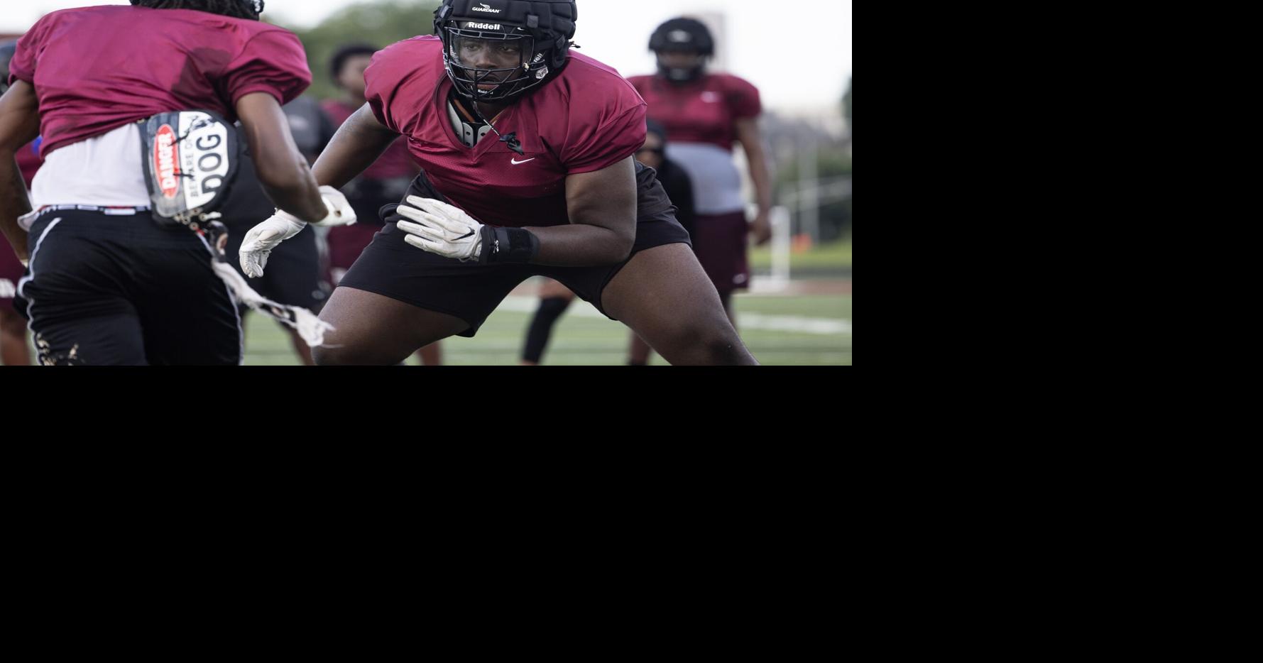 FOOTBALL RECRUITING | SUPER 30 PRESEASON COUNTDOWN Kevin Gilyard seeks consistent approach to lead Cardinal Ritter's offensive line: No. 17