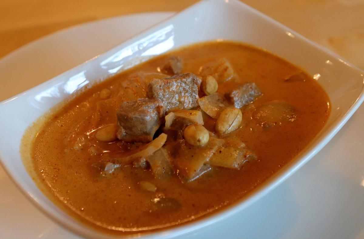 At Thai Table In Maplewood Follow The Chef S Suggestions Restaurant Reviews Stltoday Com