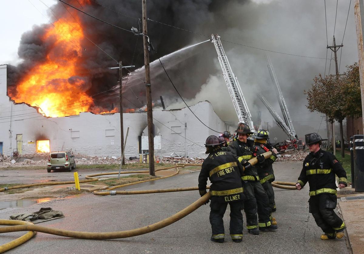 Five-alarm fire destroys St. Louis warehouse