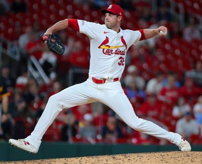 51 Cardinals win 2-1 over the Pirates