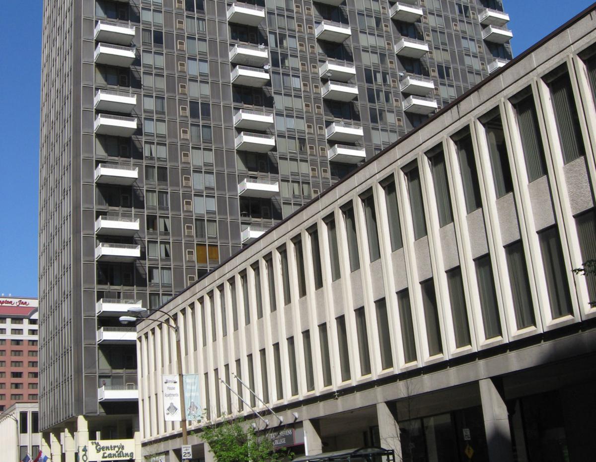 Man Shot To Death Outside Downtown St Louis Apartment Complex Law And Order Stltoday Com